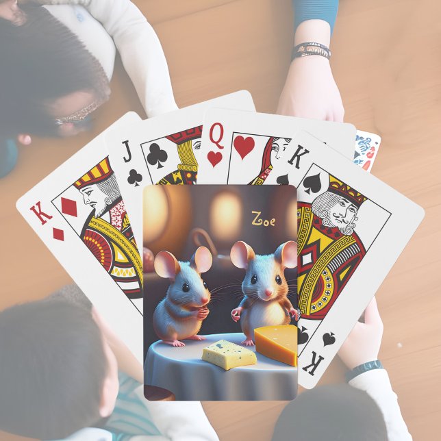 Baraja De Cartas Familia del ratón en la mesa de comedor (Subido por el creador)