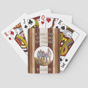 Baraja De Cartas Familia Que Juega A La Banda De Madera Rústica Per