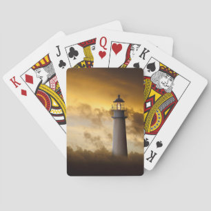 Baraja De Cartas Faro que brilla intensamente debajo del cielo