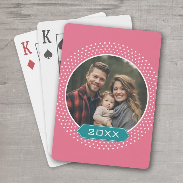 Baraja De Cartas Foto con marco de punto rosado de Polka y año Pers (Add a photo and the year to this set of personalized playing cards.)