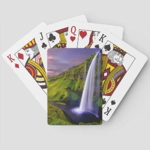 Baraja De Cartas Foto de la cascada islandesa en medio de la natura