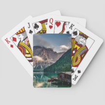 Foto paisajística del lago de las montañas italian