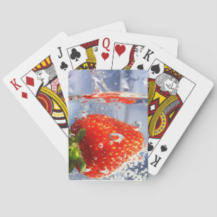 Baraja De Cartas Frutos de fresa en la fotografía del agua hermosa
