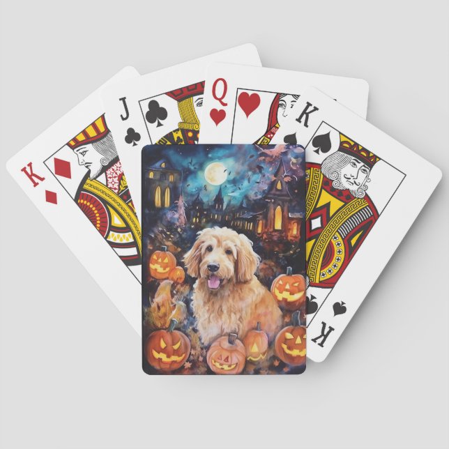 Baraja De Cartas Halloween Goldendoodle con calabazas aterradoras (Reverso)