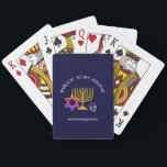 Baraja De Cartas Hanukkah Blessings | BARUCH ATAH ADONAI | Chanukah<br><div class="desc">Elegante y moderno juego de cartas HANUKKAH. El diseño muestra un MENORAH de color dorado con ESTRELLA multicolor DE DAVID y DREIDEL gris plateado. En la parte superior hay un texto curvo que dice BARUCH ATAH, ADONAI (Bendito eres tú, Dios) y debajo del texto se lee HANUKKAH BENDICGS. TODO EL...</div>