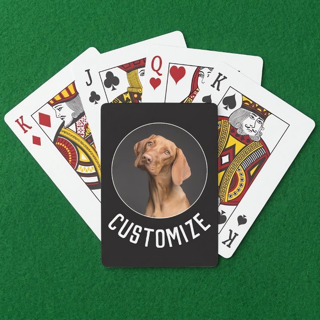 Baraja De Cartas Haz tu propia foto/imagen/texto Personalizado (Custom text and photo playing cards on a green poker table. Great card player gift.)
