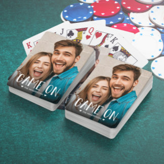 Baraja De Cartas Juego en la foto familiar