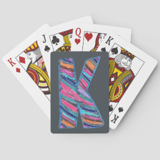 Baraja De Cartas Letra colorida K como en Kay en gris oscuro