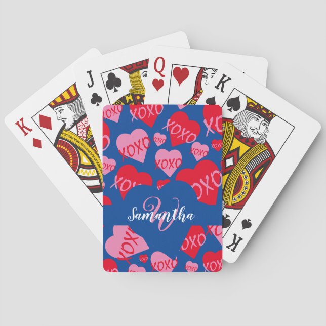 Baraja De Cartas Modelo XOXO Rojo Rosa Corazón Monograma Azul (Reverso)