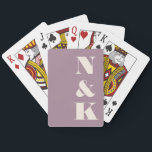 Baraja De Cartas Moderno Monograma Dusty Purple Custom Wedding Favo<br><div class="desc">Añada un toque elegante y personal a sus noches de juego con estas modernas cartas de juego personalizado en violeta polvoriento. Este diseño de moda, con audaces iniciales de la silueta, es perfecto para parejas, familias o todo aquel que ame una estética sofisticada. Ya sea para noches de póquer, un...</div>