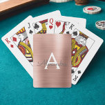 Baraja De Cartas Monograma de acero inoxidable de oro rosa rosa<br><div class="desc">Relieve metalizado metálico Rosa Faux Faux de oro Stainless Steel Elegant Monogram Cards. Estas cartas de juego se pueden personalizar para incluir tu nombre inicial y de pila y hacer un gran favor para una fiesta de cumpleaños,  una ducha de novia o una fiesta de soltera.</div>