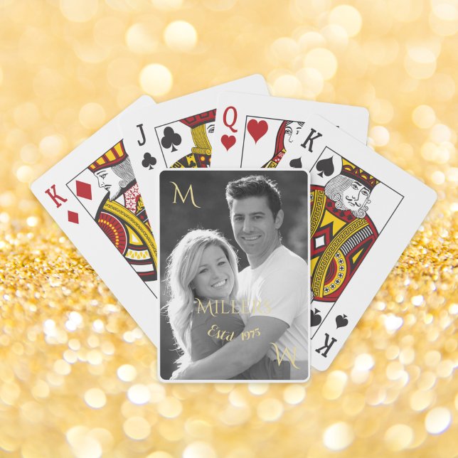 Baraja De Cartas Monograma de oro de la familia blanca y negra vint (Vintage Black and White Family Photo Gold Monogram Playing Cards)