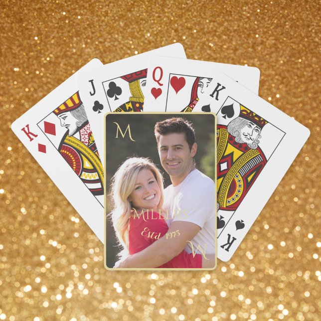 Baraja De Cartas Monograma de oro de la familia de parejas personal (Personalized Couple Family Photo Gold Monogram Playing Cards)