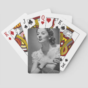 Baraja De Cartas Mujer que presenta en estudio