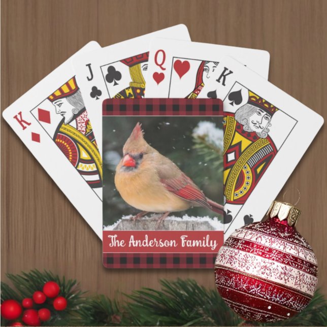 Baraja De Cartas Navidades Rústicos Colocan Cardenal De Nombre De F (Playing cards are a fun stocking stuffer. This cardinal and custom text make them extra special.)