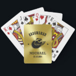 Baraja De Cartas Nombre personalizado de Groomsmen, Gorra de Cowboy<br><div class="desc">Regalos personalizados para padrinos con temática de vaquero occidental. Decorada con gorra de vaquero con letra occidental vintage. El texto y el color son editables utilizando la herramienta de diseño para que se ajuste a su ocasión. Obtén este regalo de personalizar para boda, despedida de soltero, fiesta de compromiso o...</div>
