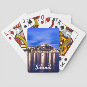Baraja De Cartas Puerto iluminado en Sibenik, Croacia