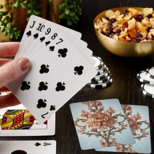 Baraja De Cartas Rosa Barroca (Add fun to family time—these playing cards make a great little Mother’s Day surprise.)