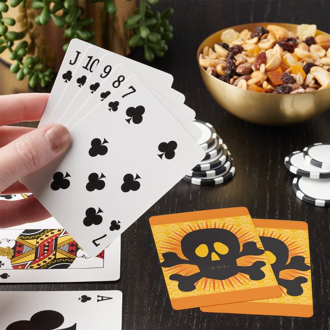 Baraja De Cartas Skull Negro Y Crossbone (Subido por el creador)
