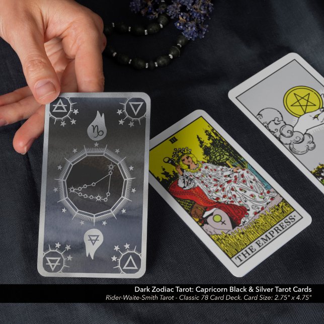 Baraja De Cartas Tarot zodiaco oscuro: negro y plateado de Capricor (Dark Zodiac and Alchemy Tarot: Created for Capricorn Black & Silver Tarot Cards)