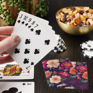 Baraja De Cartas Un papel pintado con un patrón floral 