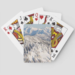 Baraja De Cartas Una vista escénica de las montañas y de los