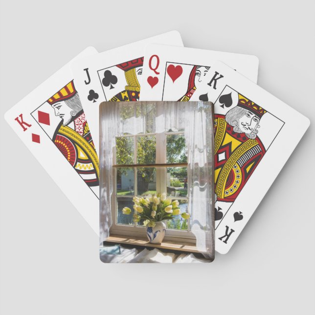 Baraja De Cartas Ventana con cortina de encaje y tulipanes (Reverso)