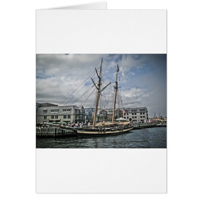 Barco alto en Halifax (Frente)