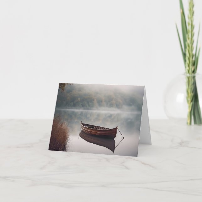 Barco De Fila De Madera En El Lago Misty (Anverso)