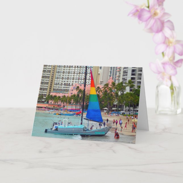 Barco de vela, playa Waikiki, tarjeta Oahu (Orquídea)