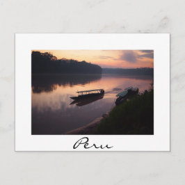Barco en río Amazonas en Perú postal de texto blan