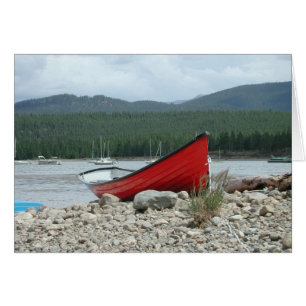 Barco rojo esperando
