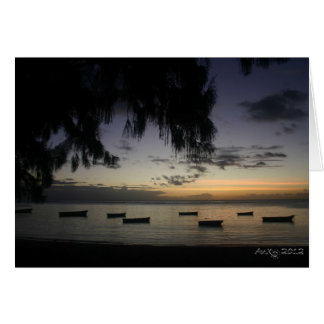 Barcos de pesca al atardecer