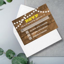 Barnwood Lights Gold Wedding Tarjeta RSVP