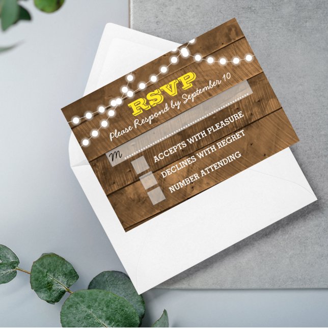 Barnwood Lights Gold Wedding Tarjeta RSVP (Subido por el creador)