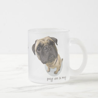 Barro amasado en una taza