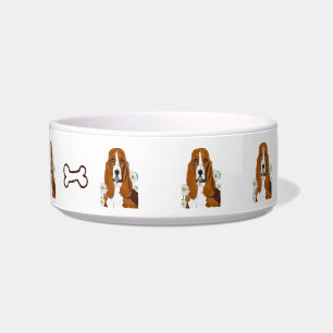 Basset Hound personalizó el plato del perro