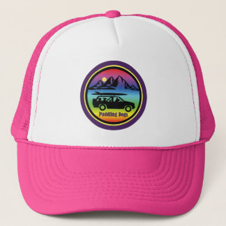 Batimiento del gorra rosado del camionero de los
