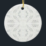BATTENBURG LACE Ornamento de Círculo cerámico<br><div class="desc">El diseño de este adorno de círculo cerámico BATTENBURG LACE es un detalle recortado de uno de mis dibujos originales de lápiz de color, multiplicado digitalmente. El arte está en ambos lados. * Los ornamentos no son sólo para el árbol. Cuelgue esto de un pomo de la puerta o en...</div>