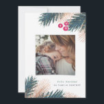 Bayas de Navidad de Pino y<br><div class="desc">Hermoso 5" de Este x 7" imagen enmarcar del la de para de los bayas de los frondosos y de los pinos de la un ejemplo de encargo del ofrece de Navidad del tarjeta. Adicionales personales de los imágenes del incluye del parte del La de la O.N.U del espacio de...</div>