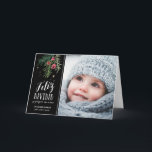 Bayas Rojas | Feliz Navidad<br><div class="desc">Diseño moderno con una ilustración dibujados a mano y tipografía</div>