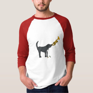 BD perro divertido que juega la camisa de la