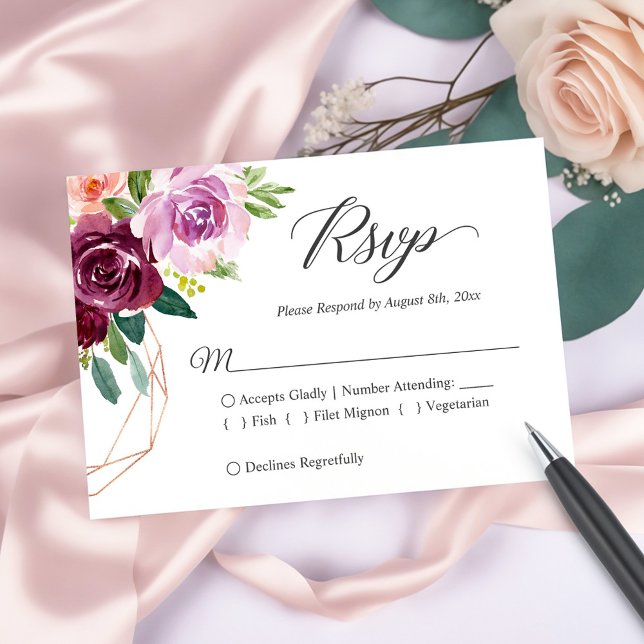 Beautiful Plum Purple Floral Wedding RSVP Card (Subido por el creador)