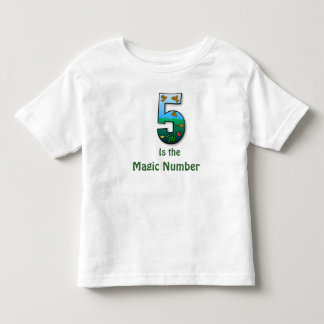 Bebé 5 es la camiseta de los niños del número mágico