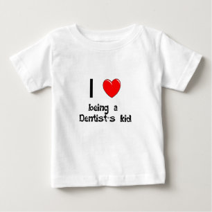 Bebé Amo el ser camiseta del niño de un dentista