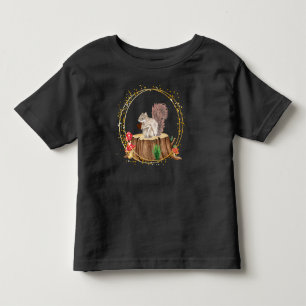 Bebé ardilla con camiseta de corazón
