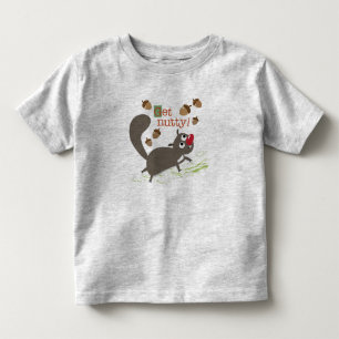 Bebé Atesore con la camiseta del niño de las bellotas