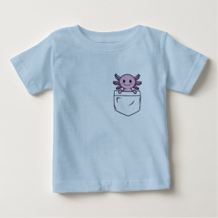 Bebé Axolotl lindo y gracioso en camiseta de bolsillo C