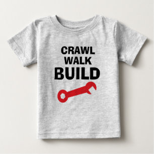 Bebé Camina a gatas Construye divertida camiseta de tra