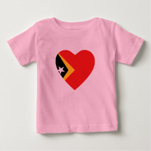 Bebé Camiseta cardíaca con bandera de Timor Oriental